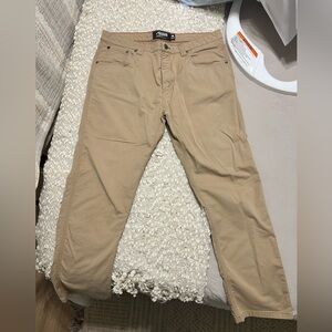 Mountain Khaki Modern Fit. 35x30